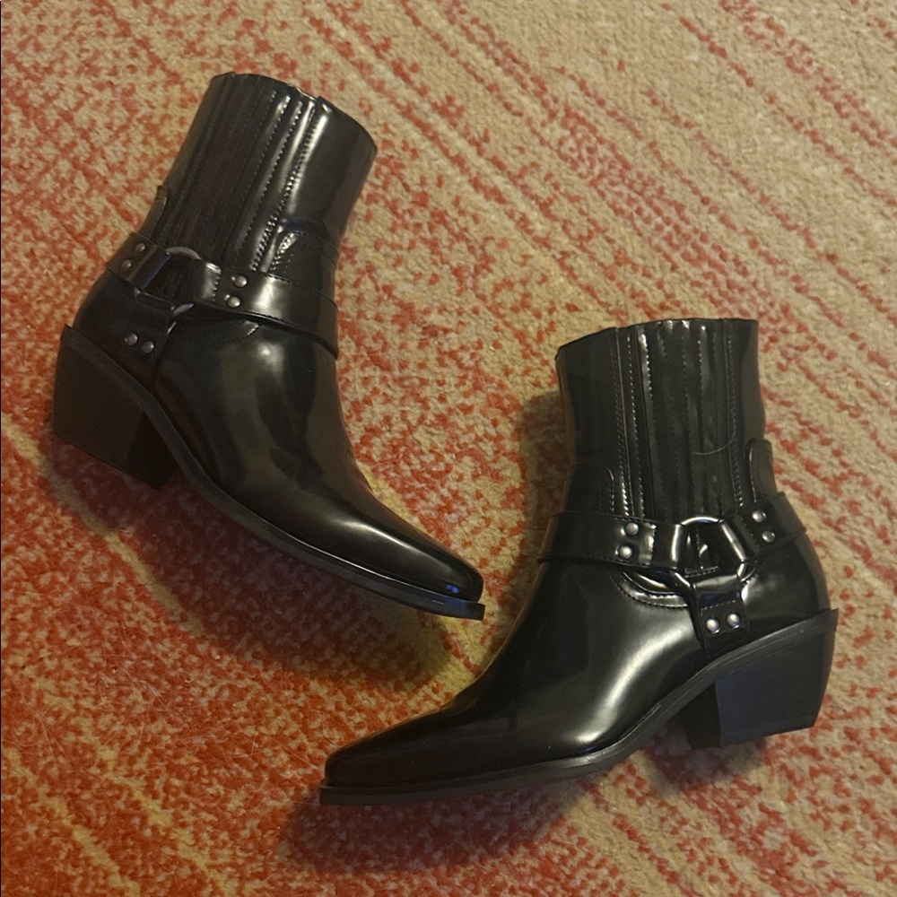 Steve Madden Black Patent Leather Ankle Boots